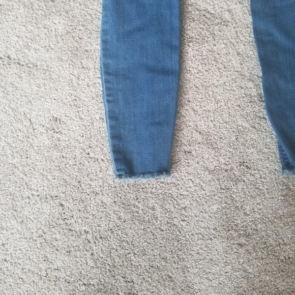 🦄No Boundries / 7 / Mid Rise Skinny - Picture 4 of 4